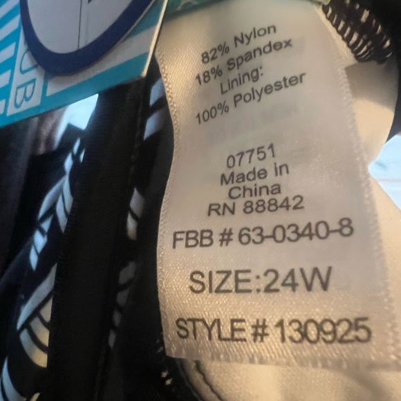 NWT swim dress, size 24W, lined cups, black and white. Shore Club swim suit - Picture 5 of 6